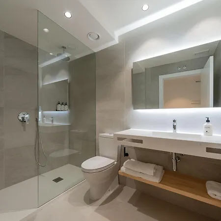 Oeste By Limehome 2*