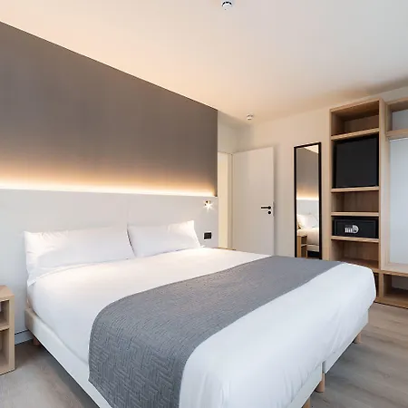 Hotel Oeste