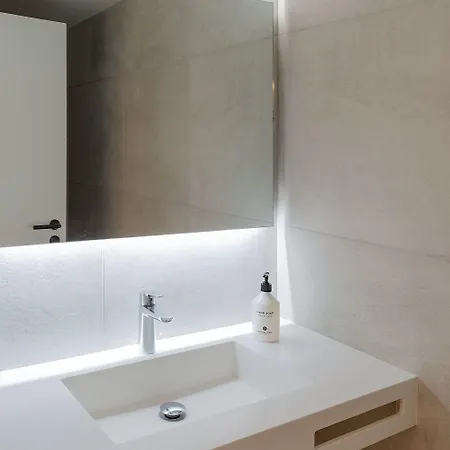Oeste By Limehome Готель 2*