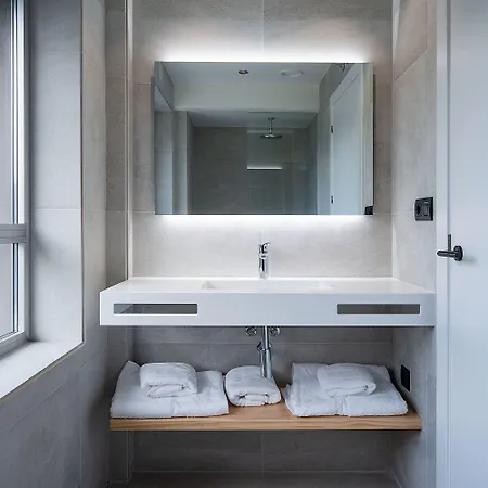 Oeste By Limehome Hotel 2*