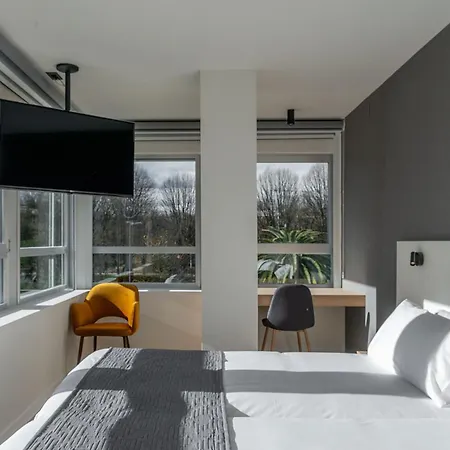 Hotel Oeste