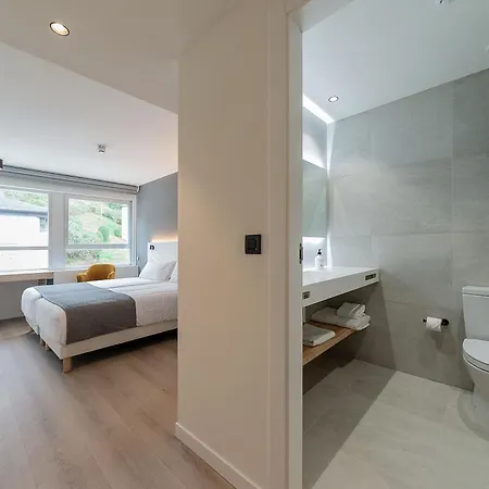 Hotel Oeste 2*