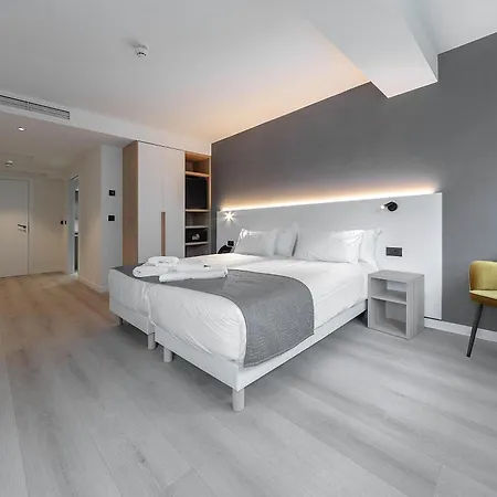 Hotel Oeste