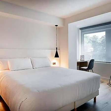 Oeste By Limehome Готель 2*