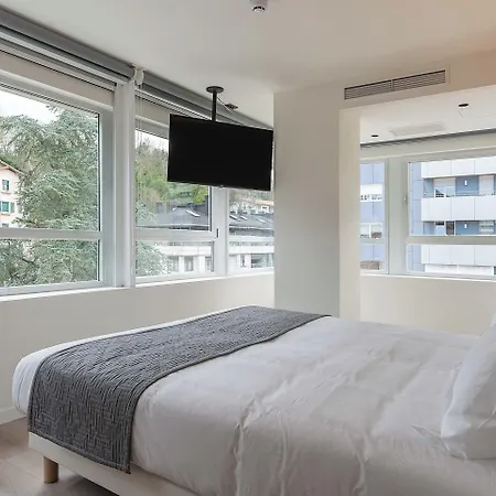 Oeste By Limehome 2*