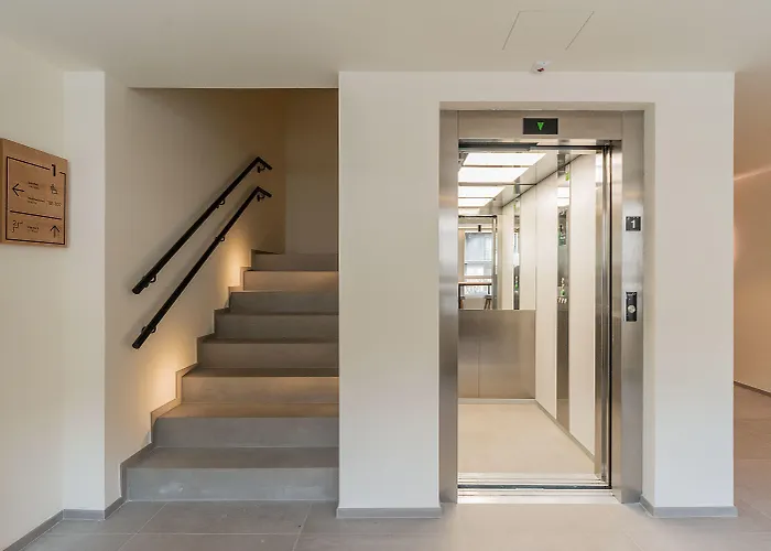 Готель Oeste 2*